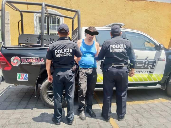 👮‍♀️🚔 Detiene Policía capitalina a hombre por allanamiento de domicilio en Tlacomulco