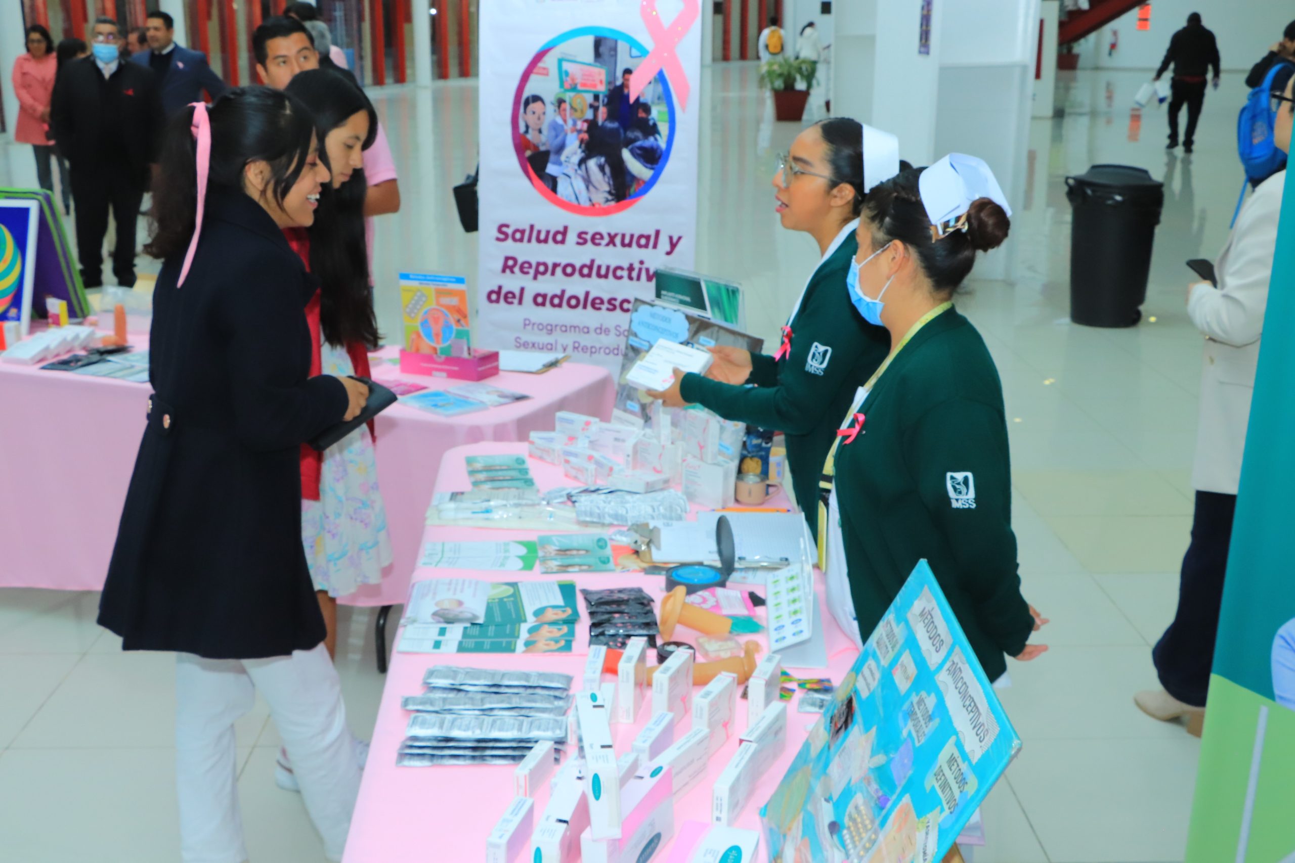 Propone Rector de la UATx acciones de prevención contra cáncer de mama   