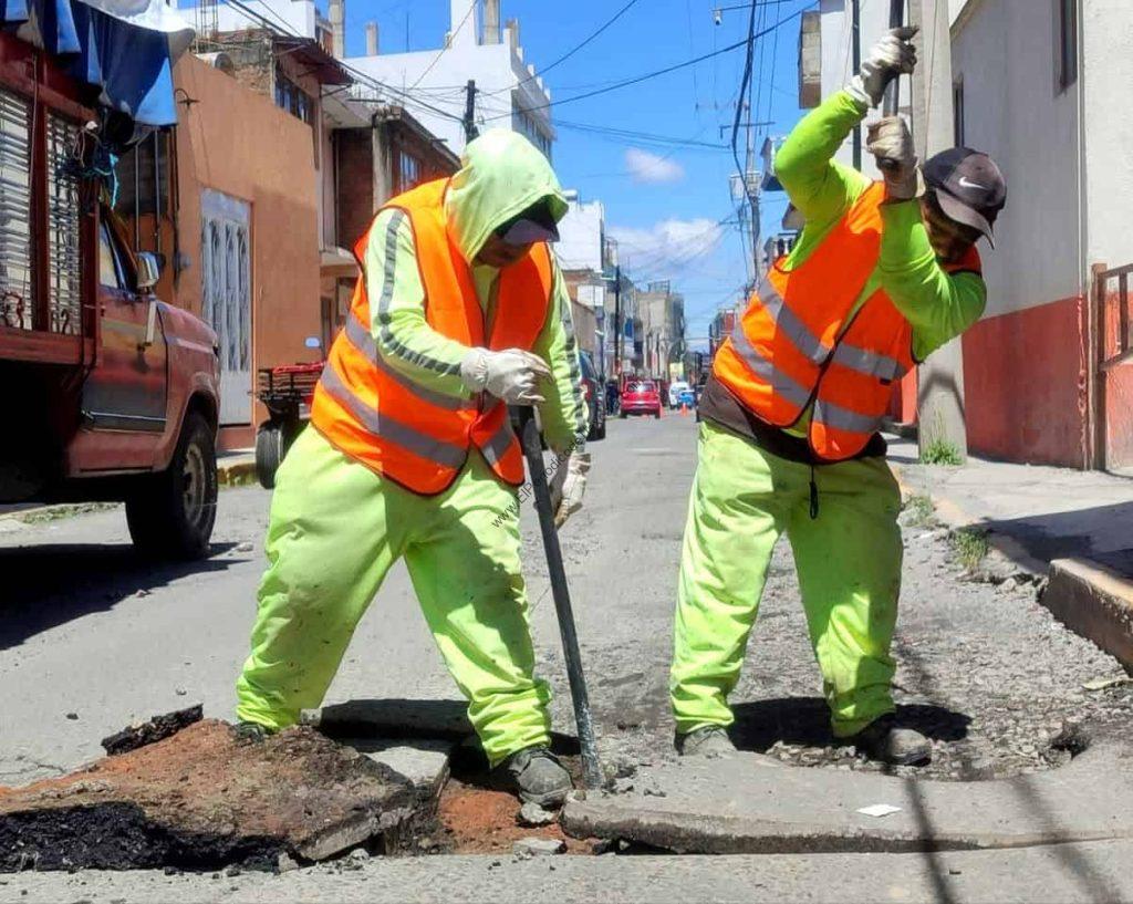 Avanza programa de bacheo y rehabilitación de calles en Chiautempan
