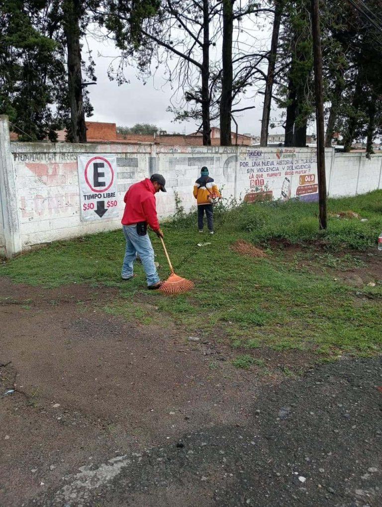 Realizan brigadas de Servicios Públicos limpieza en calles y escuelas de Huamantla