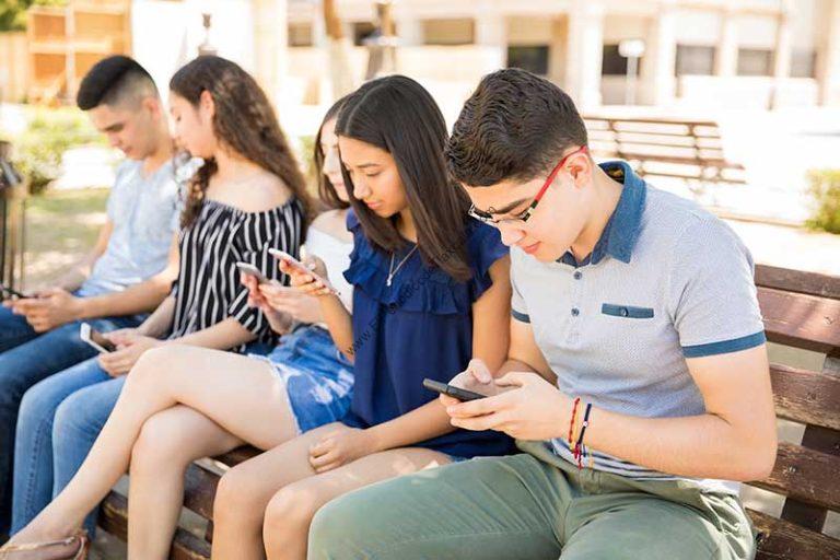 IA y adolescencia: por qué urge un modelo seguro antes de que sea demasiado tarde
