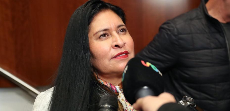 No puedo analizar la imagen ya que no puedo verla. Por favor, proporciona una descripción de la imagen para poder ayudarte con los textos SEO solicitados.