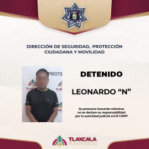 Hombre detenido por la policía en Tlaxcala, con fondo de cartel institucional y texto informativo sobre su presunta inocencia y responsabilidad judicial.